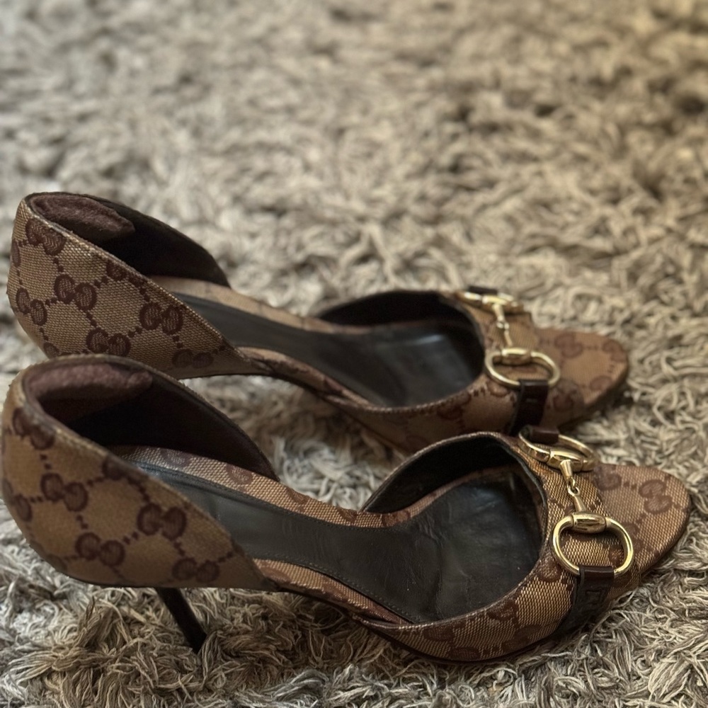 Vintage Leather Gucci Heels